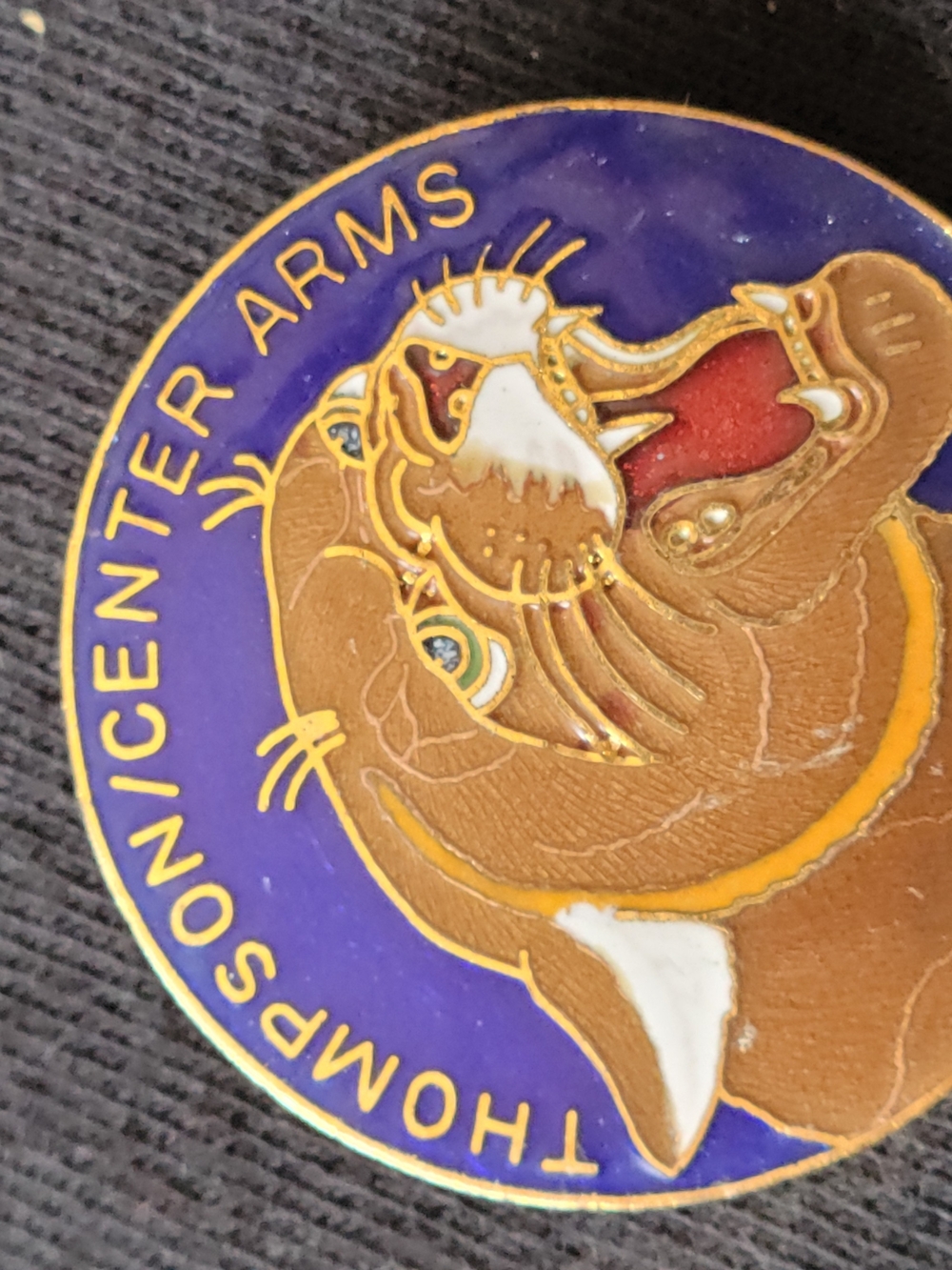 Thompson Center Arms Mountain Lion Pin Rare Vintage Hunting